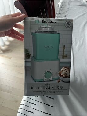 Mini Electric Ice Cream Maker - Brand new